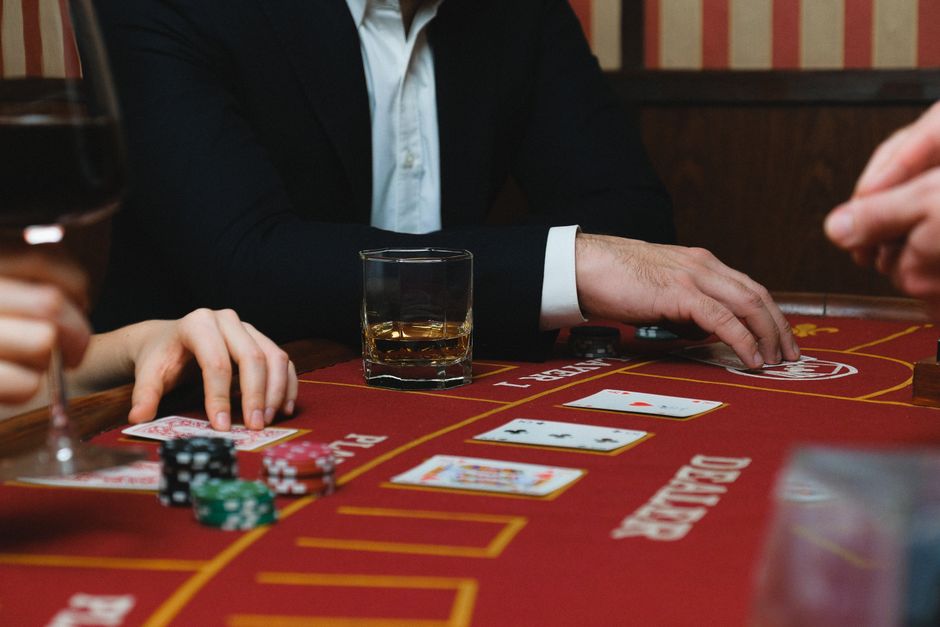Slot Volatility Explained: Why Your Bankroll Keeps Dying